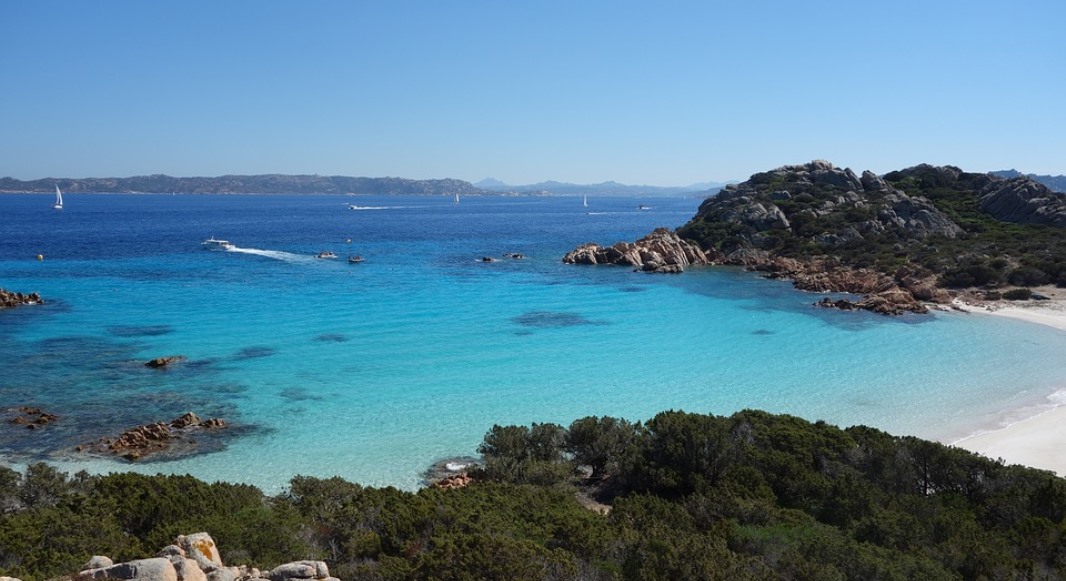 Leggere in vacanza: a Porto Rotondo apre una libreria internazionale