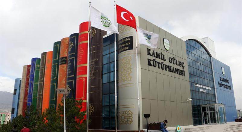 Turchia, la biblioteca dalla struttura a forma di libro
