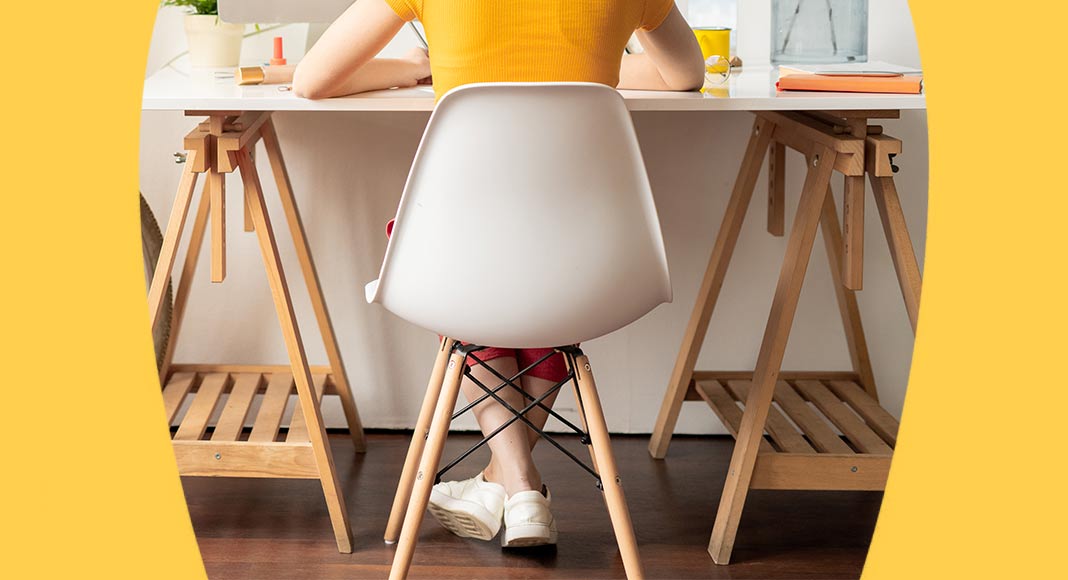 Si dice "scrivania" o "scrittoio"? L'errore da evitare