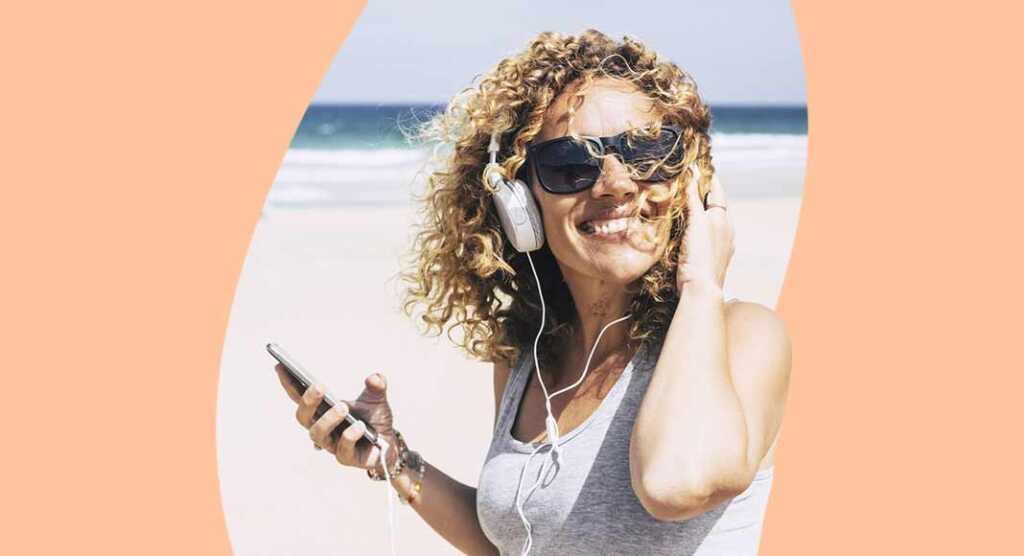 10 audiolibri estivi da ascoltare in vacanza sotto l'ombrellone