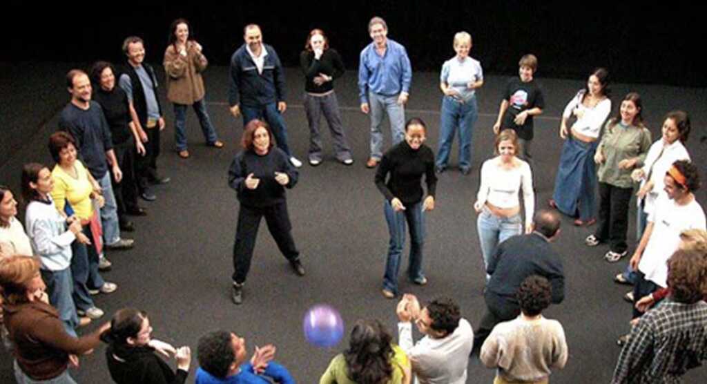 "Transiti", il sociodramma che introduce a una sana collettività