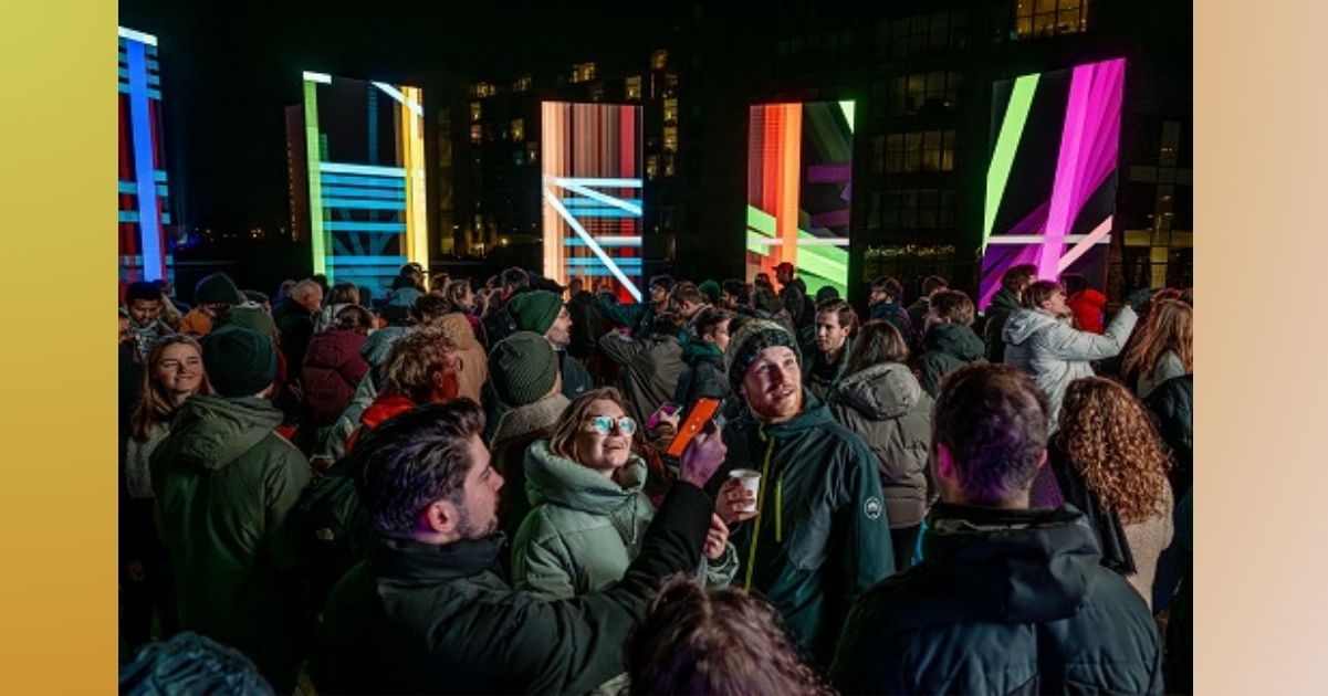 Superconnection, a Milano la mostra-evento provocatoria sulla dipendenza da smartphone 6 Superconnection, a Milano la mostra-evento provocatoria sulla dipendenza da smartphone