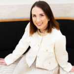 Chi è Felicia Kingsley, la geniale scrittrice più letta in Italia del 2025