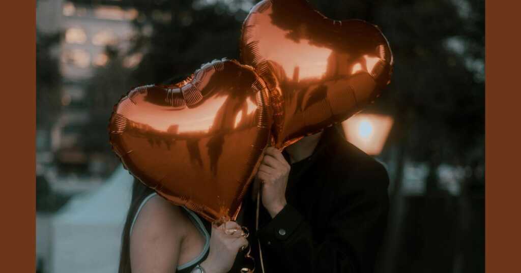 I giovani e l'amore la GenZ molla le App di dating