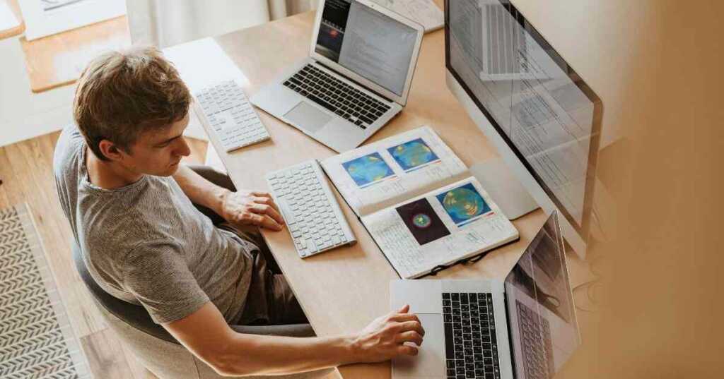 Intelligenza artificiale oltre 8 studenti su 10 la usano per “generare” contenuti