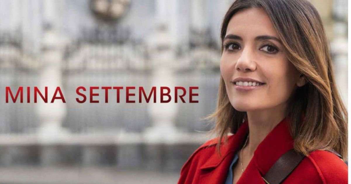 Mina Settembre: dai libri di Maurizio de Giovanni alla serie TV di successo 10 Mina Settembre è uno dei personaggi più amati della letteratura contemporanea italiana, nato dalla penna di Maurizio de Giovanni, scrittore noto per i suoi romanzi gialli e per aver creato personaggi iconici come il commissario Ricciardi e i Bastardi di Pizzofalcone. La saga dedicata a Mina è diventata un vero fenomeno culturale grazie all’omonima serie TV, trasmessa su Rai 1, che ha saputo conquistare il pubblico con il suo mix di dramma, mistero e comicità.