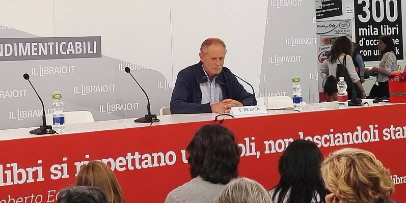 Erri De Luca, "Non voglio portare libri, devono essere loro a portare me in nuovi mondi"