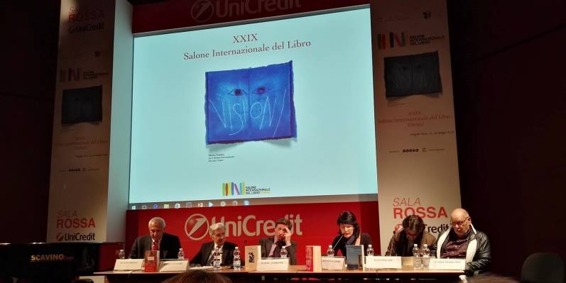 Al Salone del Libro "salpa" la Nave di Teseo, nel ricordo del suo "timoniere" Umberto Eco