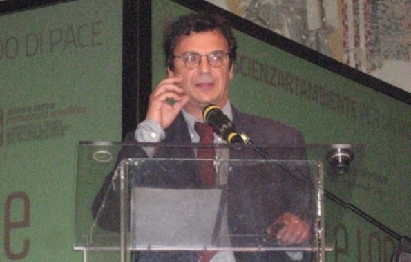 Stefano Bartezzaghi, ''Amore è una parola che sfugge ad una precisa definizione, come creatività o spirito''