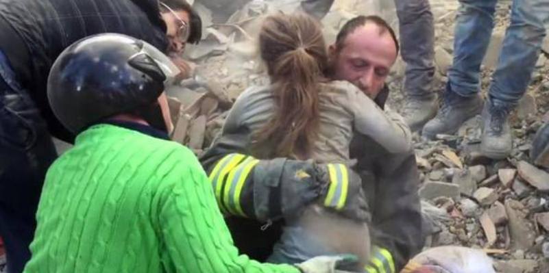 Giorgia e Giulia, la storia delle bambine salvate dal terremoto che ha commosso il mondo