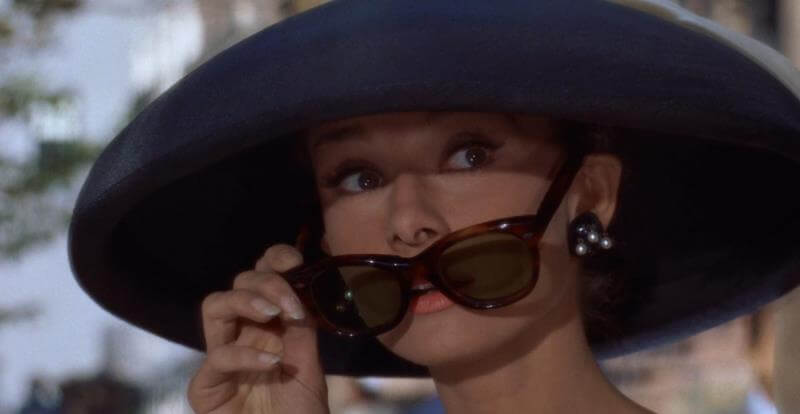 Holly Golightly, la prorompente eroina di Colazione da Tiffany