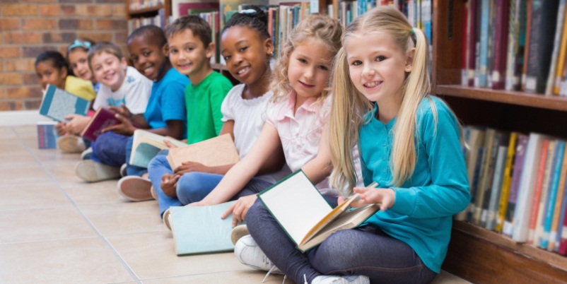 "La lettura deve diventare una materia scolastica". L'appello dalla Gran Bretagna