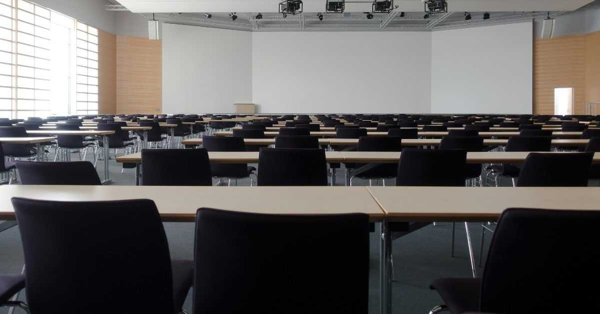 Galateo a scuola com'è il rapporto studenti-insegnanti oggi
