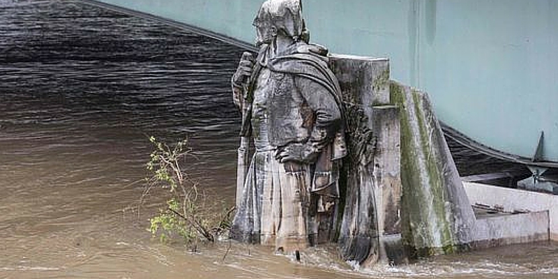 Il "Zuavo", nei pressi del Pont de l'Alma a Parigi, 2 giugno GEOFFROY HASSELT VAN DER / AFP