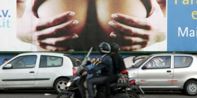 Stop ai messaggi sessisti nelle pubblicità, la decisione di Imola