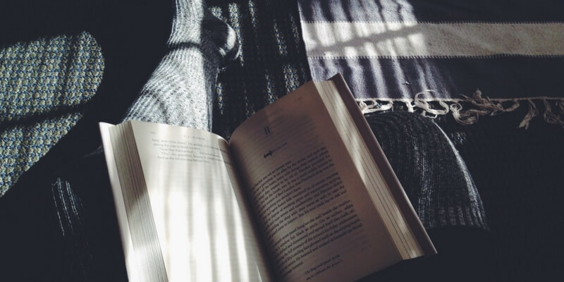 Ecco perché leggere storie di finzione ci rende persone migliori