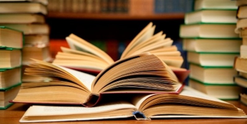 "Leggiamo davvero i libri di cui parliamo", la Giuria dei Letterati Campiello risponde a Stefano Zecchi
