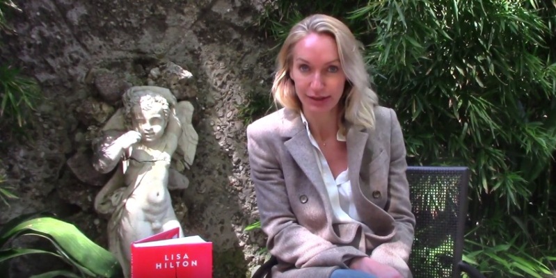 Lisa Hilton, "Il mio libro Maestra è un invito ad evadere dalla realtà"