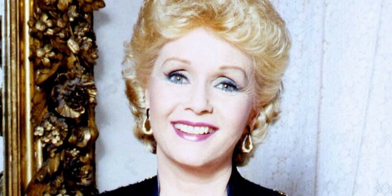 Debbie Reynolds è morta il giorno dopo la scomparsa della figlia Carrie Fisher