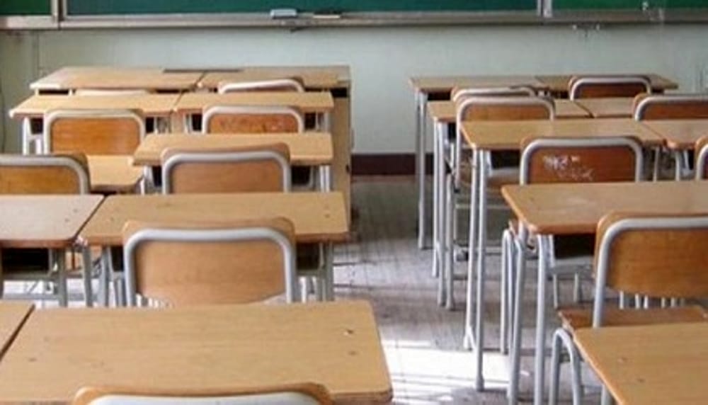 Milano, incendio alla scuola elementare Pascoli. Evacuata la struttura