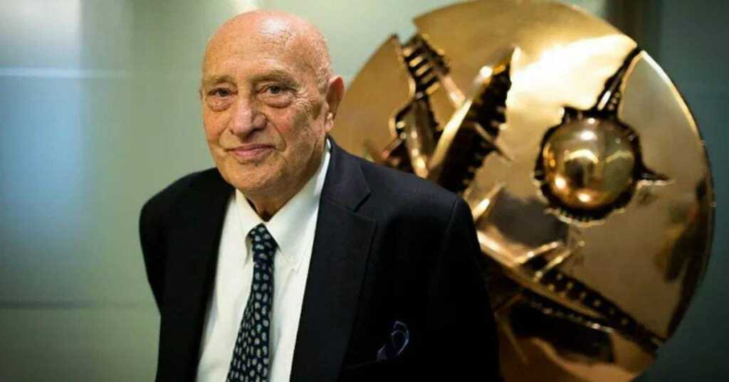 Addio Arnaldo Pomodoro, maestro della scultura moderna