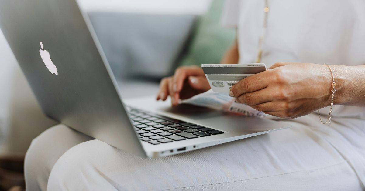 Libri, musica, film cosa acquistano online gli italiani in ambito culturale