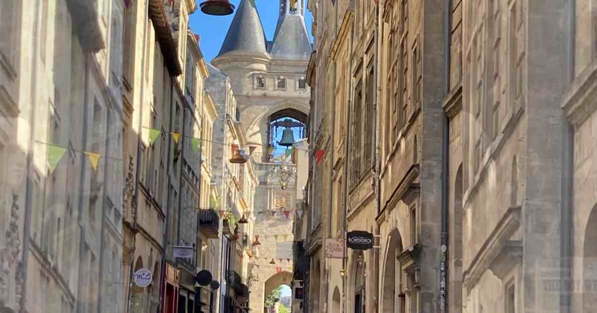 Viaggio a Bordeaux, non solo città del vino ma culla della poesia del Medioevo