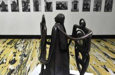 Chi è Rachele Bianchi, l'artista che ha scolpito l'identità femminile