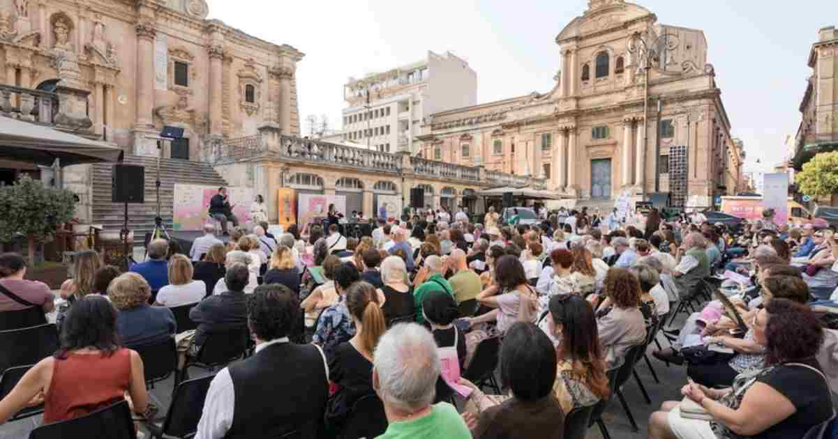 A Tutto Volume 2026: Ragusa si trasforma in un palcoscenico a cielo aperto per i libri