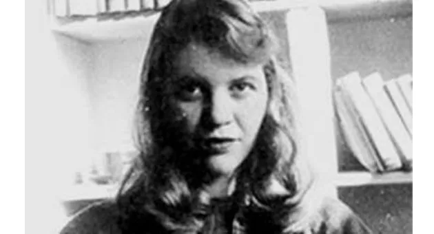 Sylvia Plath, gli aforismi più celebri della poetessa simbolo del femminismo