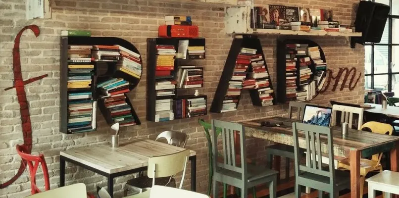 “Freadom”, il bookbar che unisce libri, cibo e musica