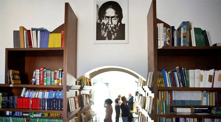 Libreria dell’Arco di Matera, quando la movida sfratta la cultura