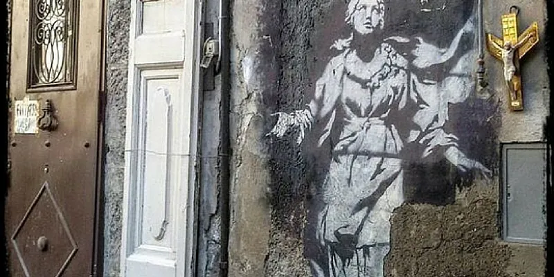 Napoli, Banksy sotto vetro: l'opera dello street artist protetta da una teca