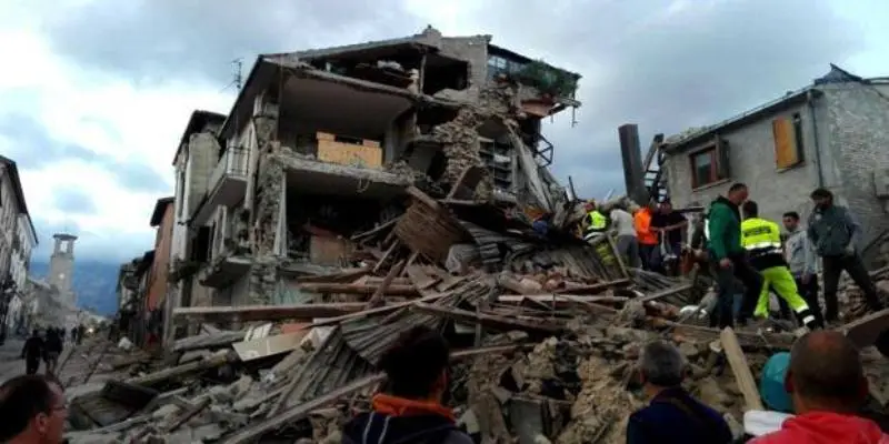 Terremoto tra Lazio e Marche, almeno 14 morti, oltre 100 dispersi