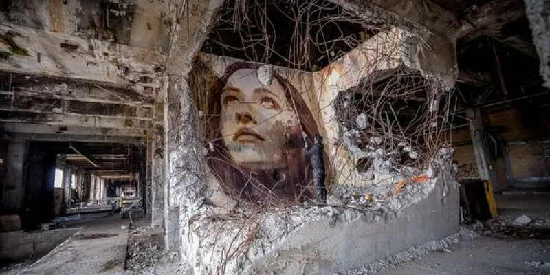 I murales dell'artista Rone nei luoghi abbandonati