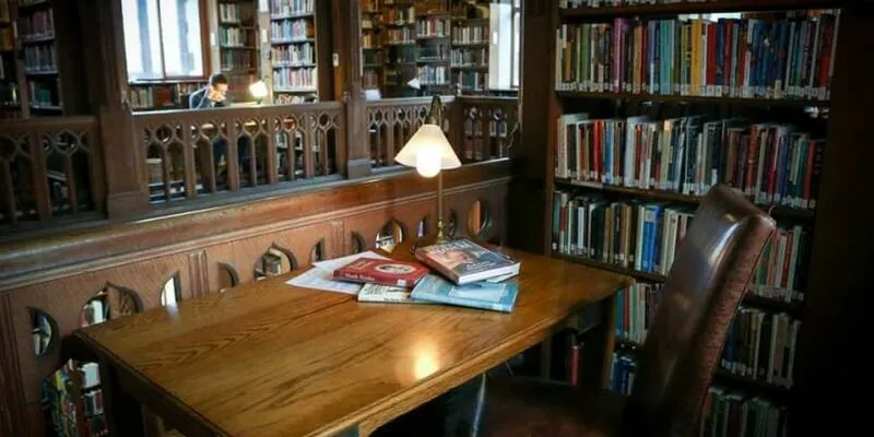 Gladstone Library, la libreria in cui si può dormire tra i libri