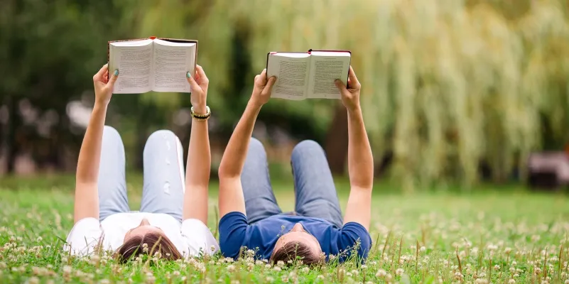 8 consigli per fare amicizia attraverso i libri