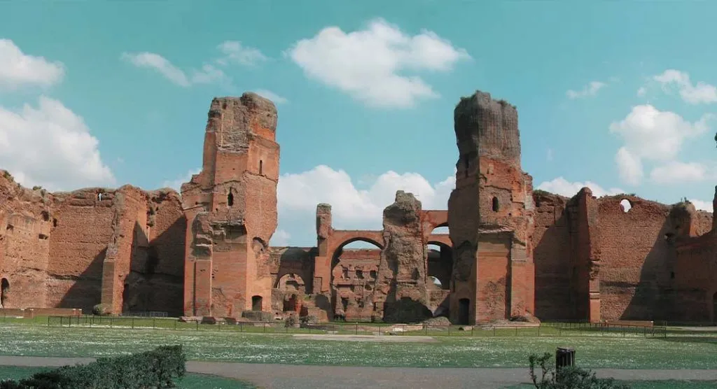 Roma, apre al pubblico il percorso sotterraneo nelle Terme di Caracalla e la mostra immersiva