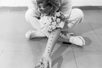 donne nell'arte: Gina Pane