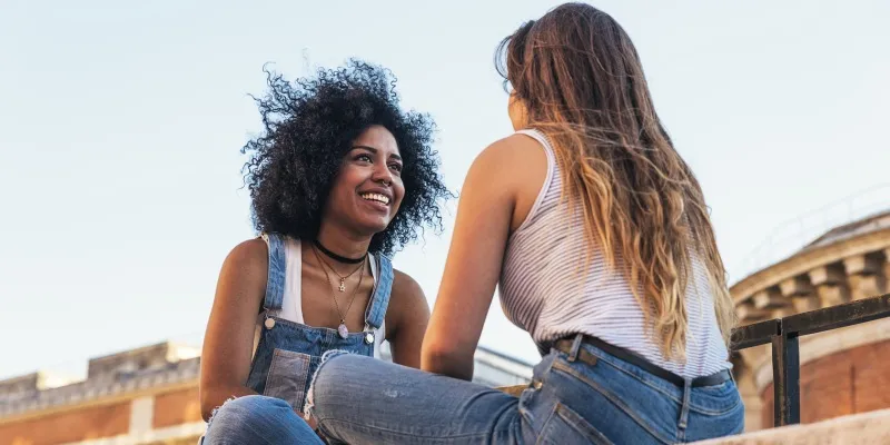 10 vocaboli e modi di dire usati dai giovani