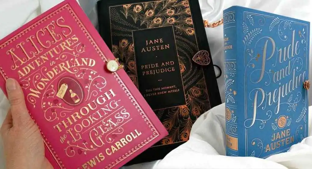 Le book clutch sono l'accessorio perfetto per una booklover