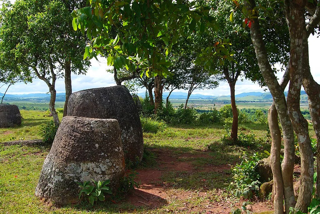 giare megalitiche di Xiangkhoang Laos 1