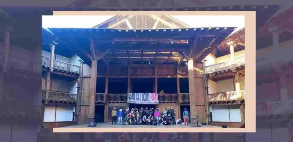 "Sono con voi", il messaggio di Franceschini ai manifestanti al Globe Theatre