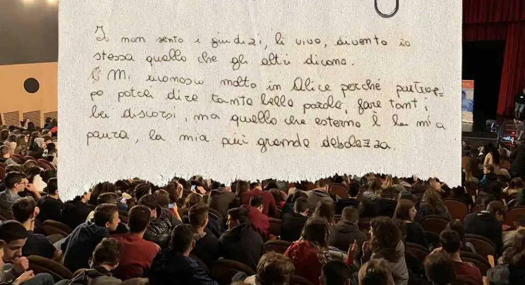 Testimonianze di bullismo, "Io non sento i giudizi degli altri, li vivo"