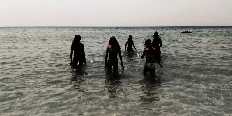 Le cinque ragazze sub – Racconto di Marialba Albisinni