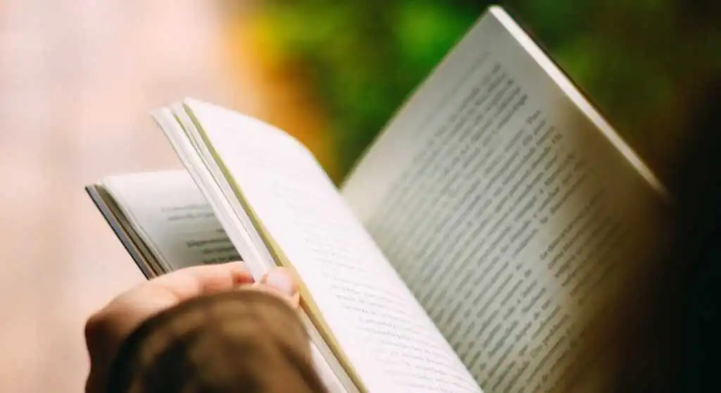 Silent Book Club, i club del libro per chi ama leggere in compagnia