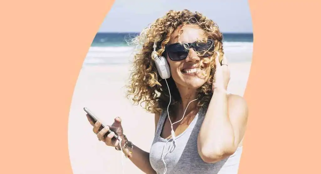 10 audiolibri estivi da ascoltare in vacanza sotto l'ombrellone