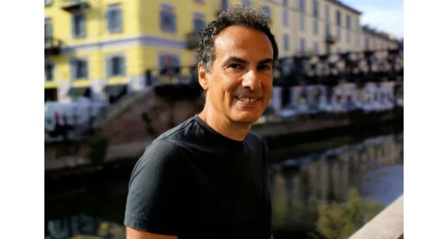 Buon compleanno - 11 dicembre. Tanti auguri a Andrea De Carlo