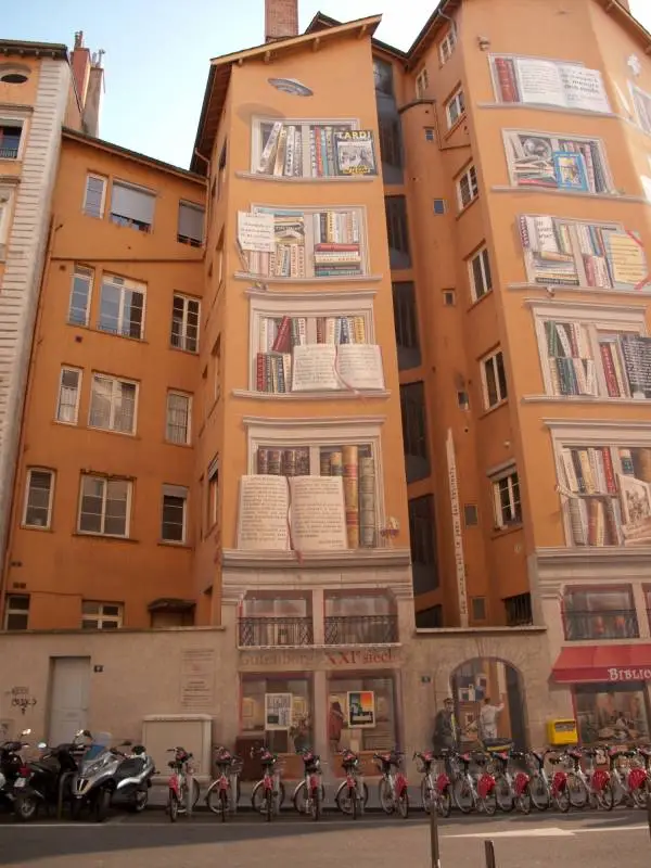3 bibliotheque-de-la-cite-lyon-france-library