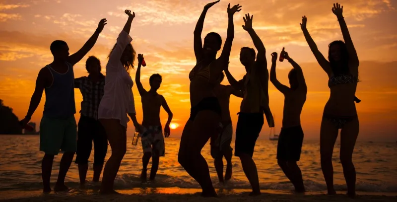 #DISCOLIBRO, come organizzare una festa in spiaggia con i libri protagonisti